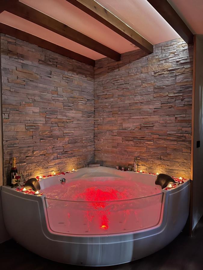 La Era De Lario Habitacion Con Jacuzzi Exterior photo